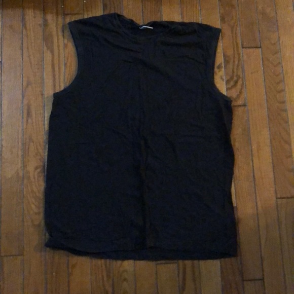 Tank Top Bundle **4 Shirts** - Picture 6 of 6
